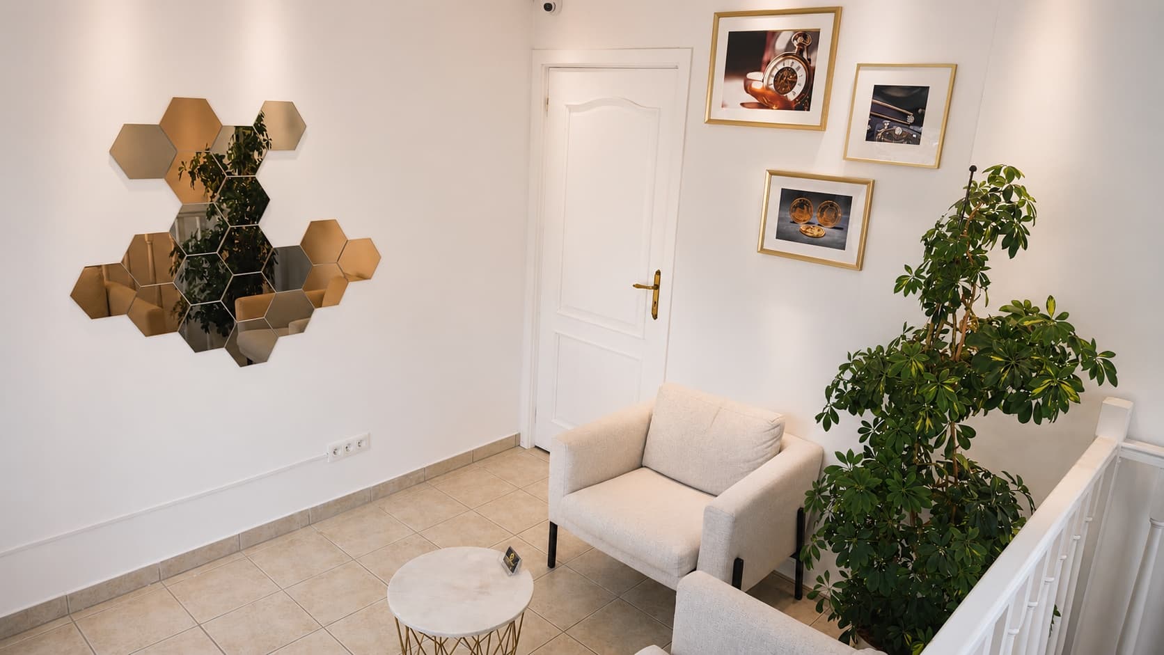Intérieur de la boutique Banque d'Or à Jambes — espace d'accueil et comptoir d'expertise